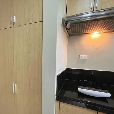 Rumi Apartelle Hotel Angeles Bagian luar foto