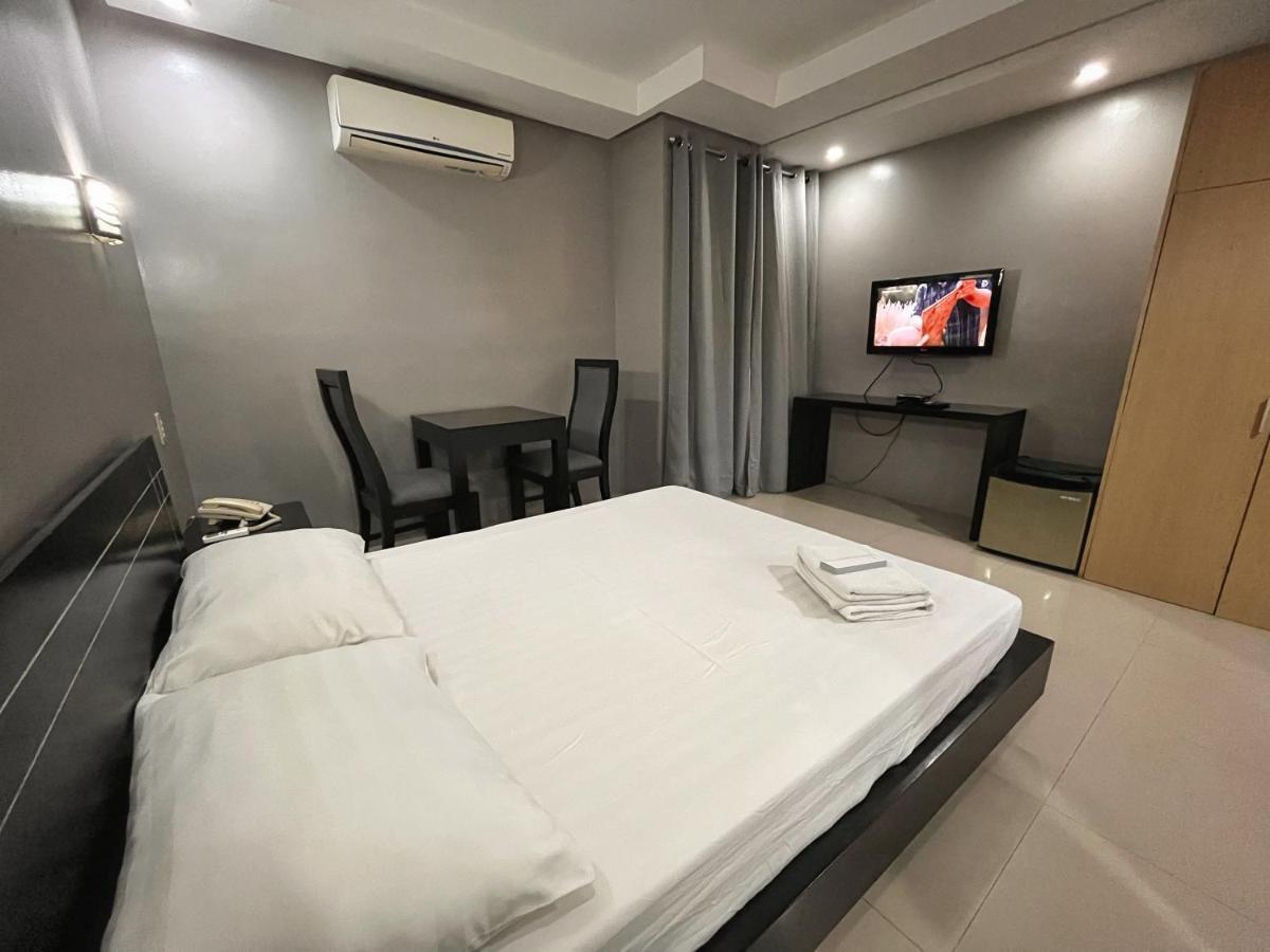 Rumi Apartelle Hotel Angeles Bagian luar foto