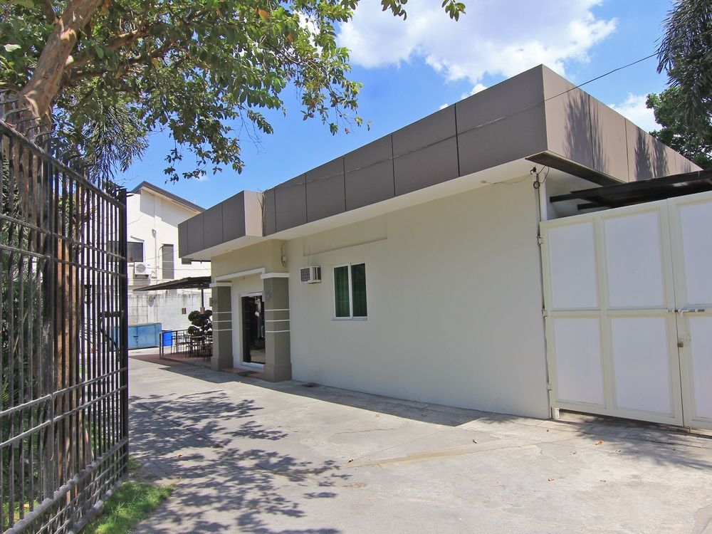 Rumi Apartelle Hotel Angeles Bagian luar foto