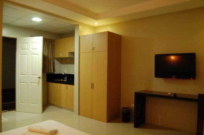 Rumi Apartelle Hotel Angeles Bagian luar foto