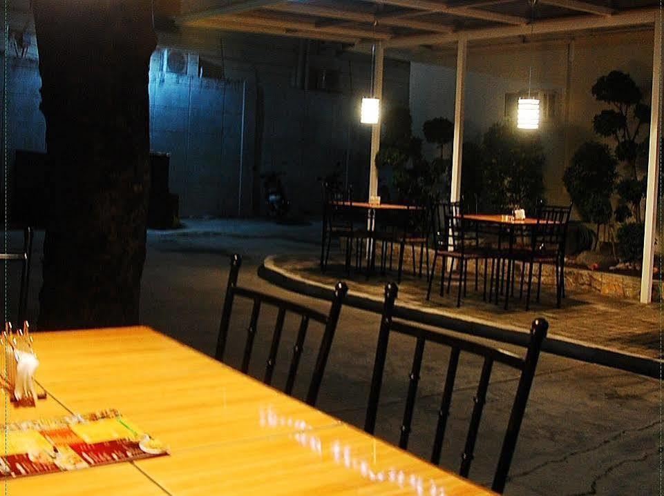Rumi Apartelle Hotel Angeles Bagian luar foto
