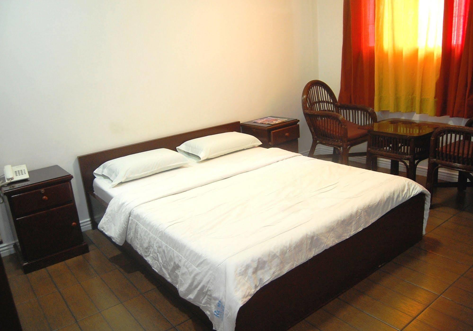 Rumi Apartelle Hotel Angeles Bagian luar foto