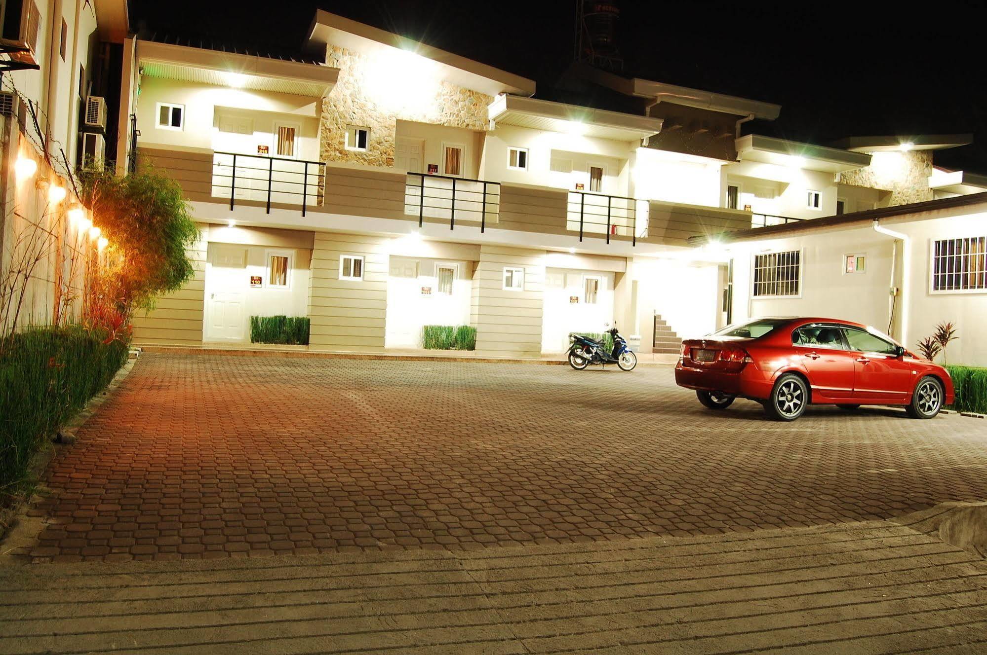 Rumi Apartelle Hotel Angeles Bagian luar foto