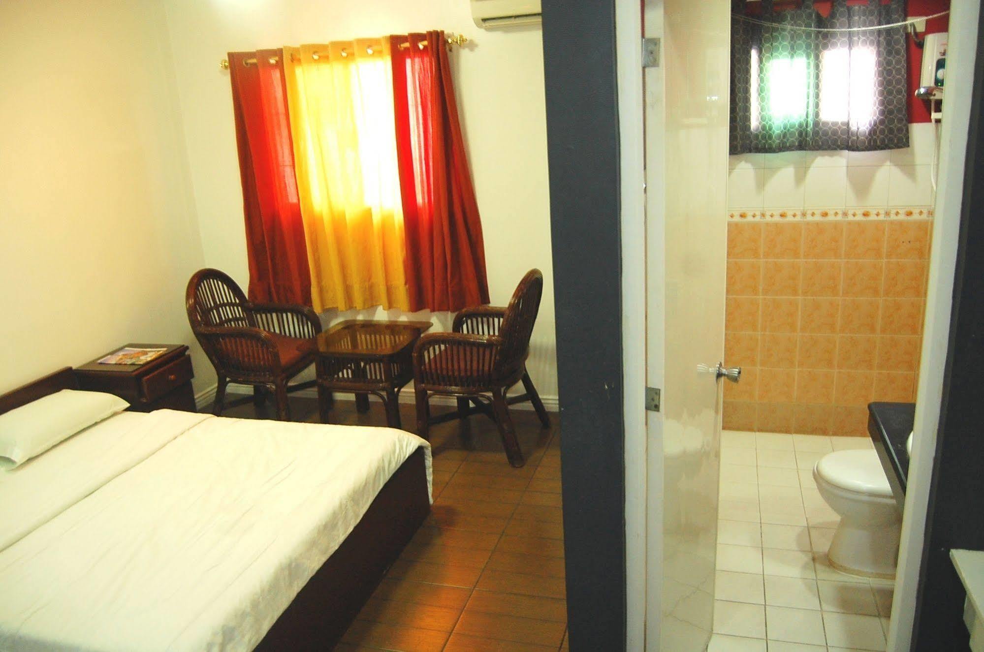 Rumi Apartelle Hotel Angeles Bagian luar foto